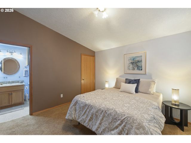 1143 Sw JAMES Ct, Dundee, OR 97115
