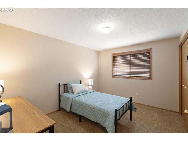 1143 Sw JAMES Ct, Dundee, OR 97115