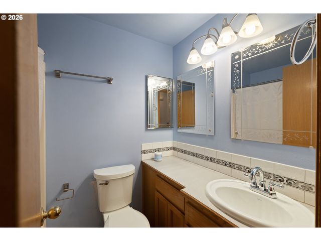 1143 Sw JAMES Ct, Dundee, OR 97115
