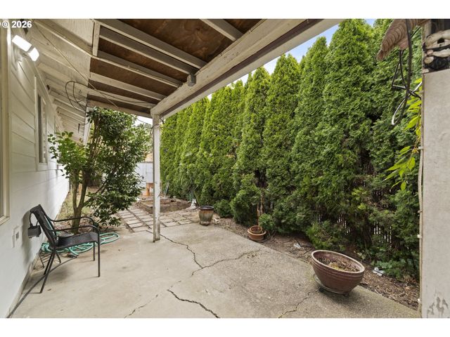 1143 Sw JAMES Ct, Dundee, OR 97115