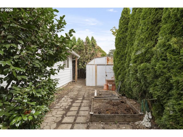 1143 Sw JAMES Ct, Dundee, OR 97115
