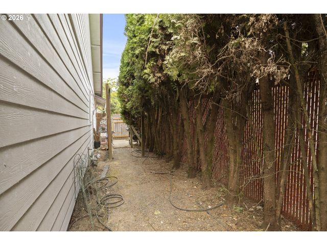 1143 Sw JAMES Ct, Dundee, OR 97115
