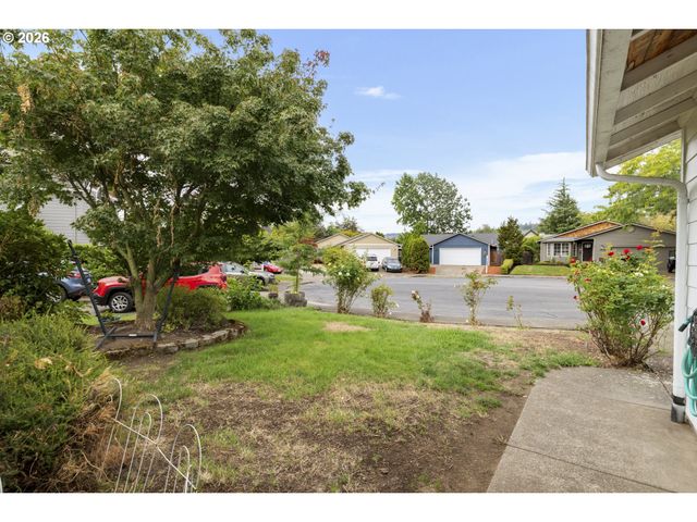 1143 Sw JAMES Ct, Dundee, OR 97115