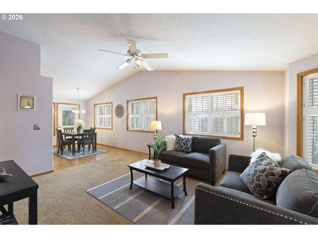 1143 Sw JAMES Ct, Dundee, OR 97115