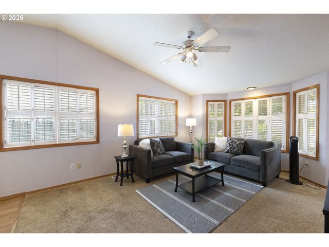 1143 Sw JAMES Ct, Dundee, OR 97115