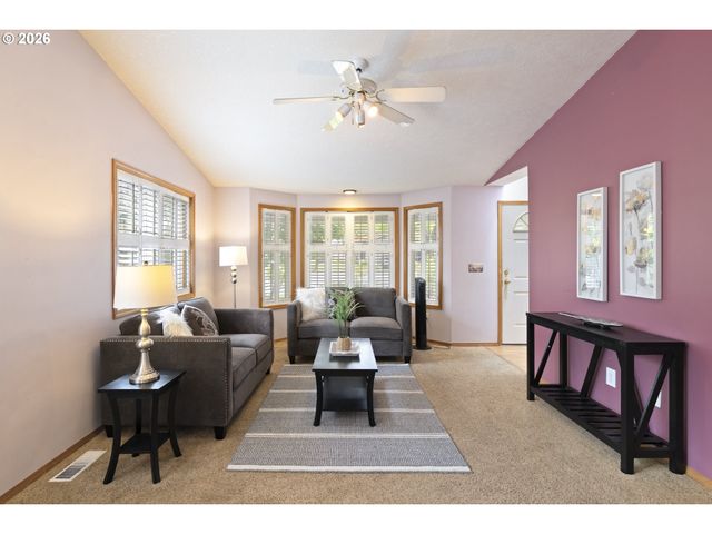 1143 Sw JAMES Ct, Dundee, OR 97115