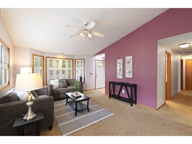 1143 Sw JAMES Ct, Dundee, OR 97115