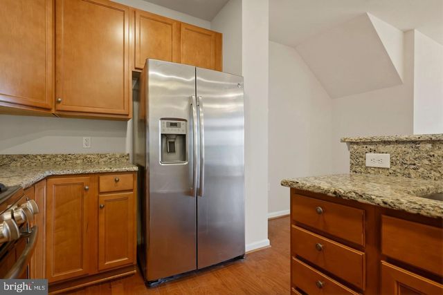 43487 TOWN GATE SQ, Chantilly, VA 20152