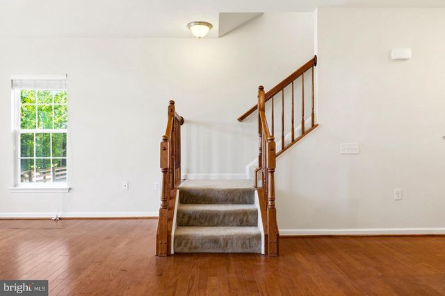 43487 TOWN GATE SQ, Chantilly, VA 20152