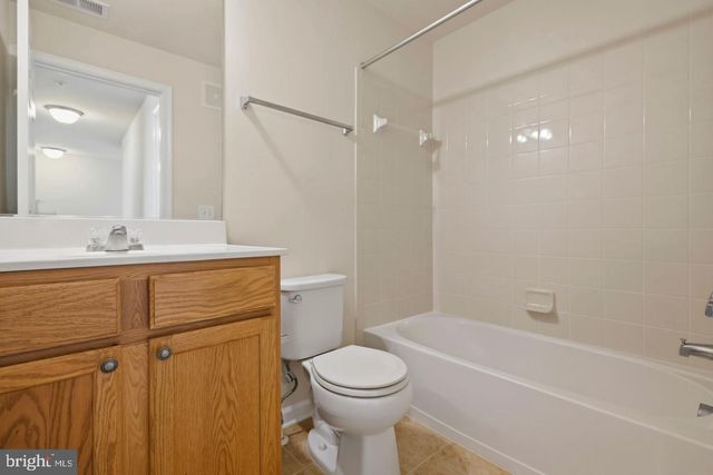 43487 TOWN GATE SQ, Chantilly, VA 20152