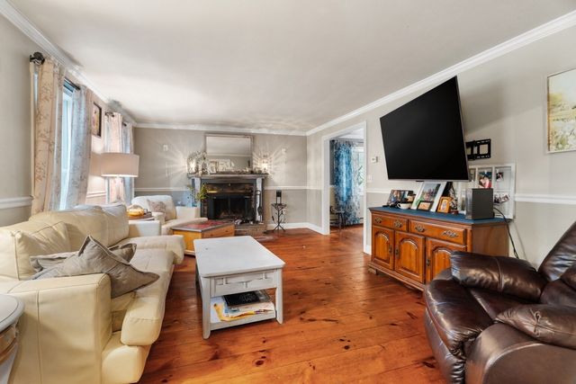 1236 Woonsocket Hill Road, North Smithfield, RI 02896