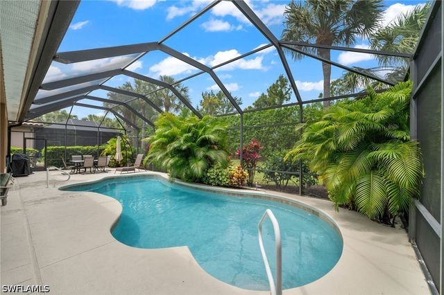 8888 Mustang Island CIR, Naples, FL 34113