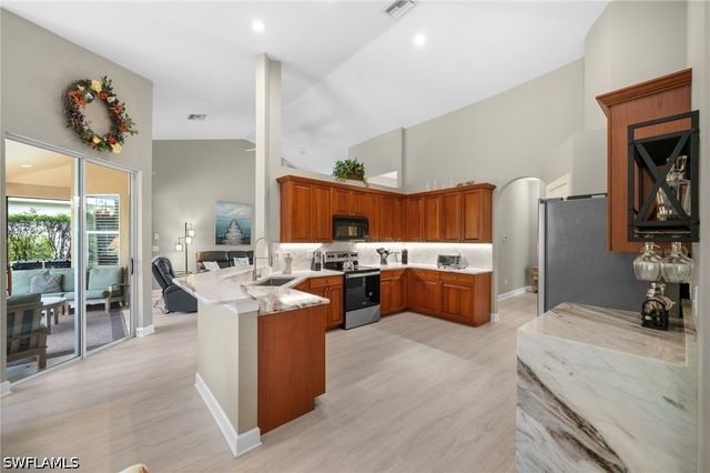 8888 Mustang Island CIR, Naples, FL 34113