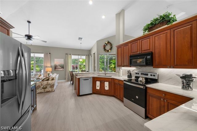 8888 Mustang Island CIR, Naples, FL 34113