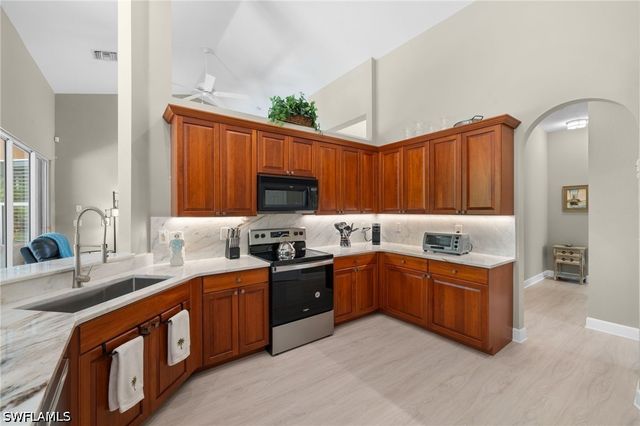 8888 Mustang Island CIR, Naples, FL 34113