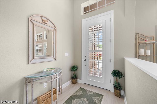 8888 Mustang Island CIR, Naples, FL 34113