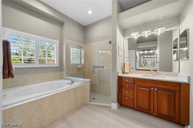 8888 Mustang Island CIR, Naples, FL 34113