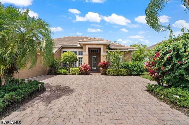 8888 Mustang Island CIR, Naples, FL 34113