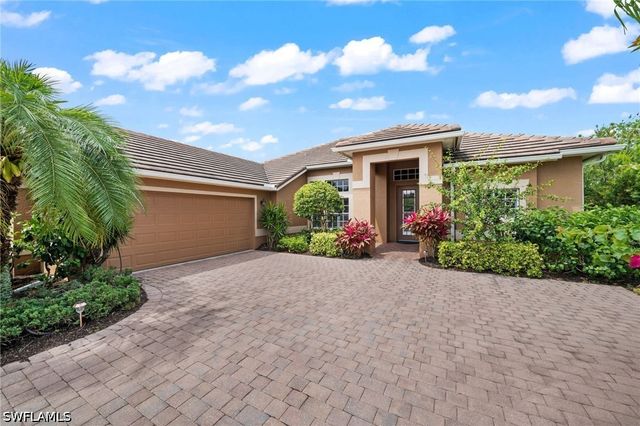 8888 Mustang Island CIR, Naples, FL 34113