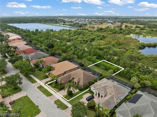 8888 Mustang Island CIR, Naples, FL 34113