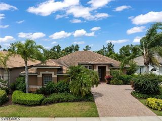 8888 Mustang Island CIR, Naples, FL 34113