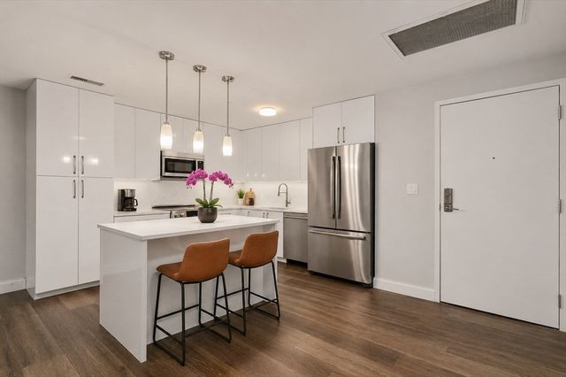 771 Harrison Ave. 406, Boston, MA 02118
