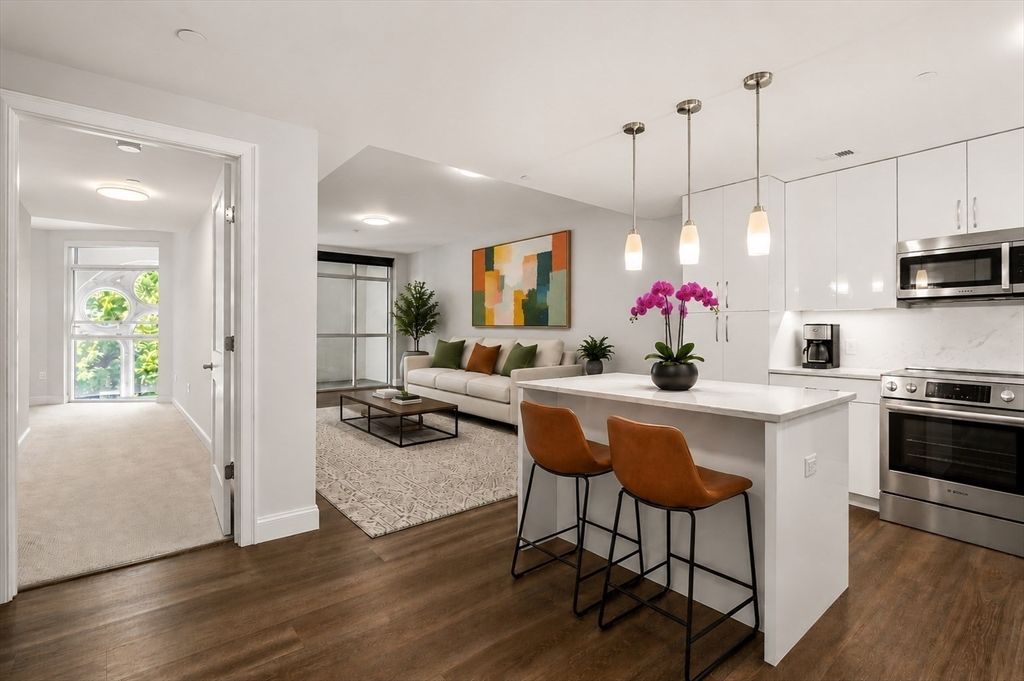 771 Harrison Ave. 406, Boston, MA 02118