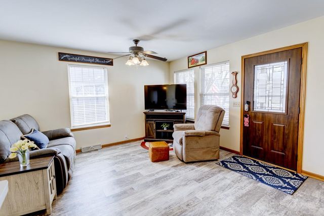 403 Hanson Road, Stoughton, WI 53589