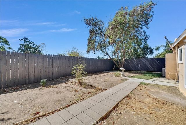 26581 14th Street, Highland, CA 92346