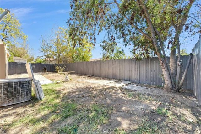 26581 14th Street, Highland, CA 92346