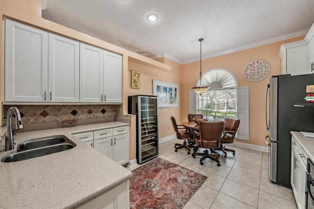 9459 HUNTERS POND DRIVE, Tampa, FL 33647