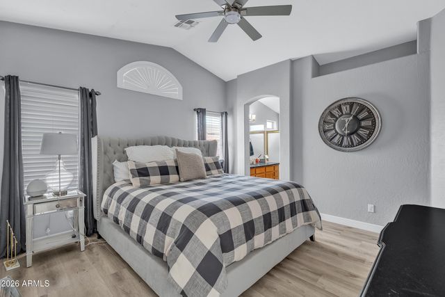 4402 E Glenhaven Drive, Phoenix, AZ 85048