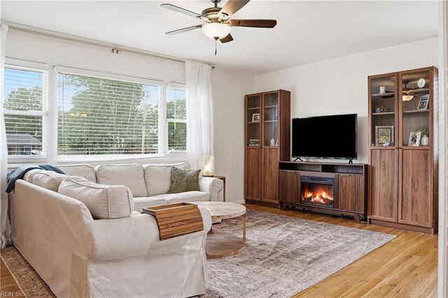 3624 Virginius DR, Virginia Beach, VA 23452