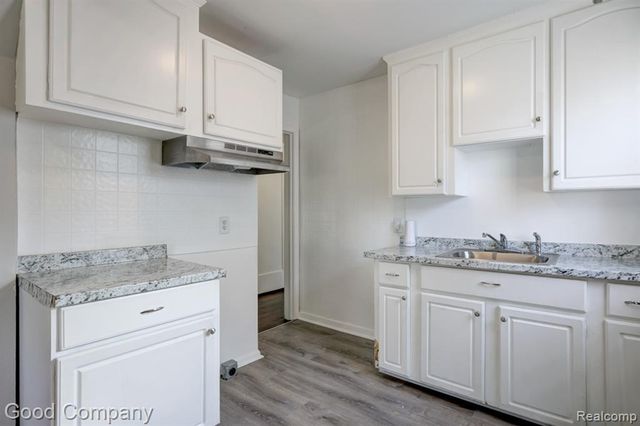 18494 Ashton Avenue, Detroit, MI 48219