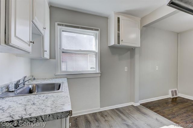 18494 Ashton Avenue, Detroit, MI 48219