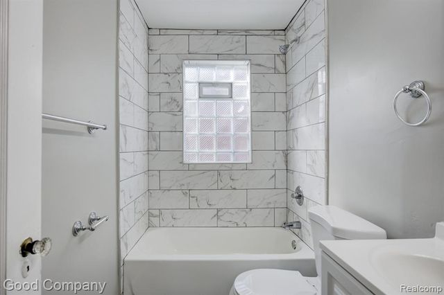 18494 Ashton Avenue, Detroit, MI 48219