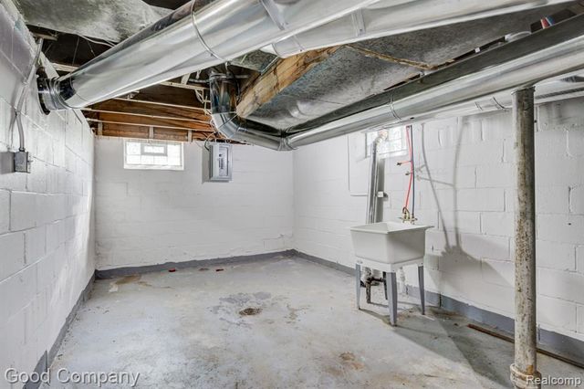 18494 Ashton Avenue, Detroit, MI 48219