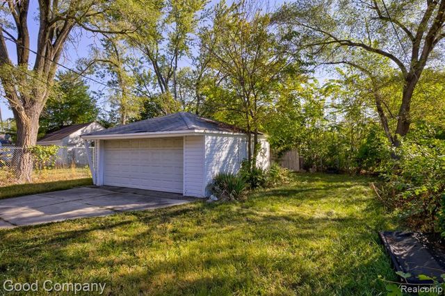 18494 Ashton Avenue, Detroit, MI 48219