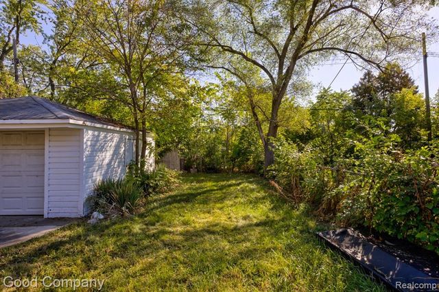 18494 Ashton Avenue, Detroit, MI 48219