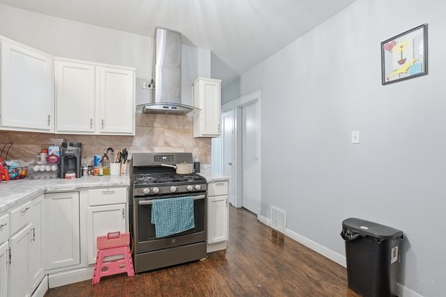 1221 S Austin Boulevard, Cicero, IL 60804