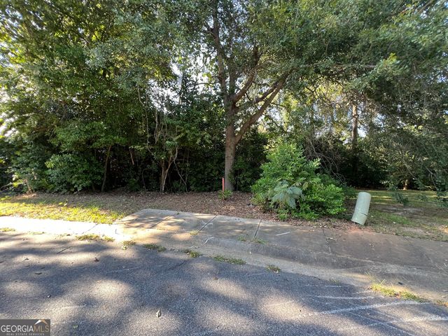 1 Greentree Trail, Centerville, GA 31028