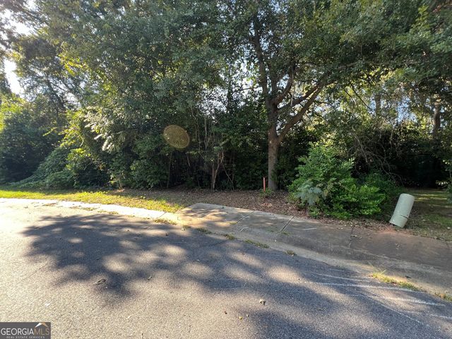 1 Greentree Trail, Centerville, GA 31028