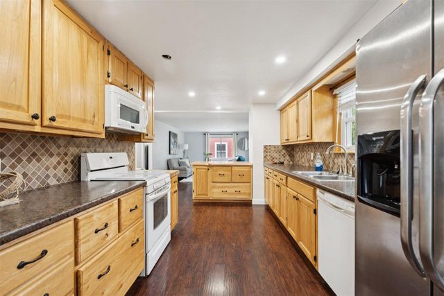 1507 S WALDEN AVENUE, Appleton, WI 54915