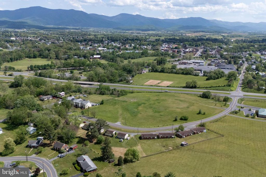 COTTAGE DR., Luray, VA 22835