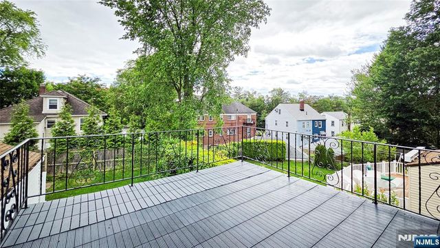 564 Maple Avenue, Teaneck, NJ 07666