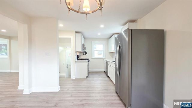 564 Maple Avenue, Teaneck, NJ 07666