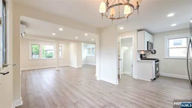 564 Maple Avenue, Teaneck, NJ 07666