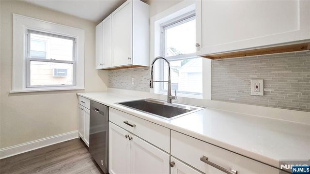 564 Maple Avenue, Teaneck, NJ 07666