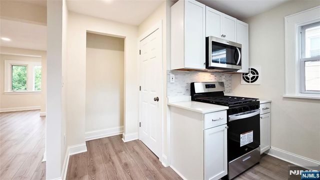 564 Maple Avenue, Teaneck, NJ 07666
