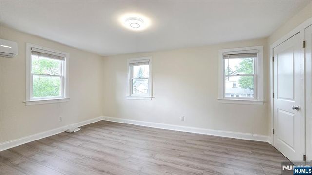 564 Maple Avenue, Teaneck, NJ 07666